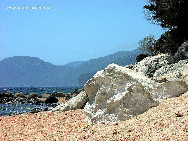 Pláž Cala Gonone Sardinie